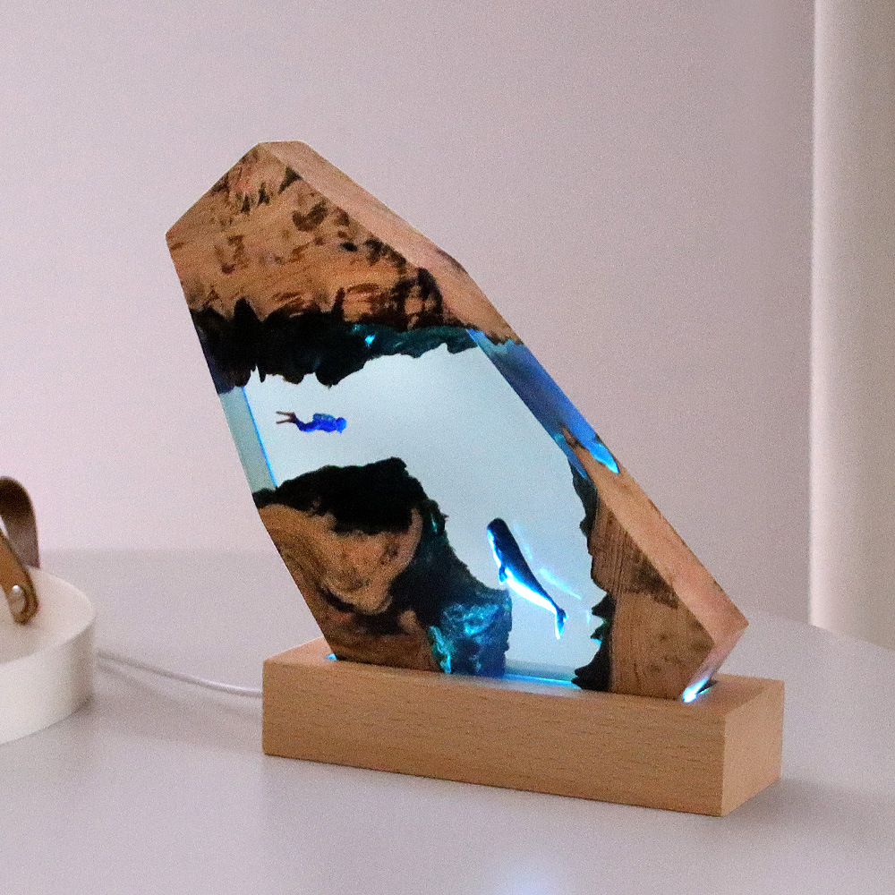 Resin Art For Anniversary Gift - Dekorasi Meja Rumah Penyelam Paus di