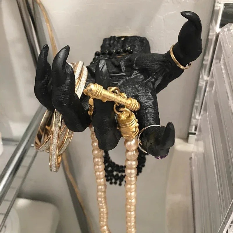 Patung Tangan Penyihir Gothic  - Resin Art Aesthetic ulasan dan harga
