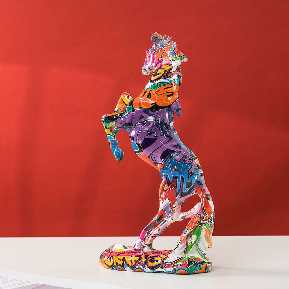 Grafiti patung kuda, seni popu - Resin Art Decoration Items ulasan dan harga