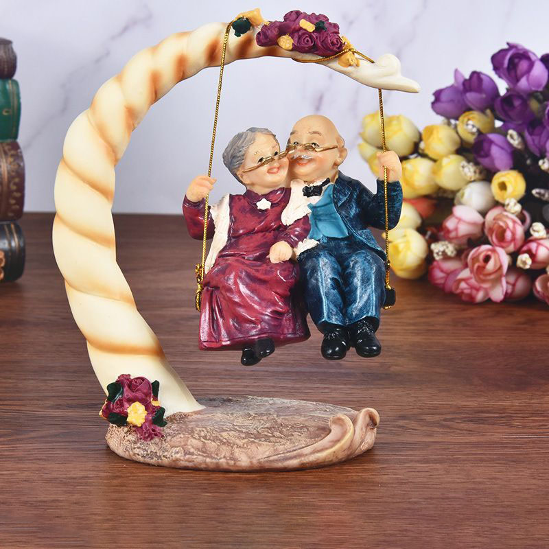 Figur Resin Pasangan Tua Berga - Resin Art Decoration Items ulasan dan harga